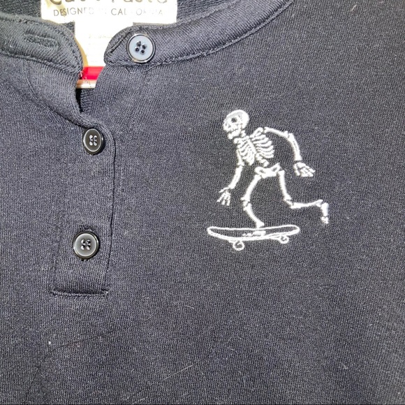 Embroidered skeleton on a skateboard pullover - Picture 2 of 3